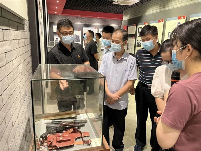 环球国际科技党支部开展“追溯红色影象，，，罗致奋进实力”主题党日运动_2022_环球国际资讯_新闻资讯_环球国际