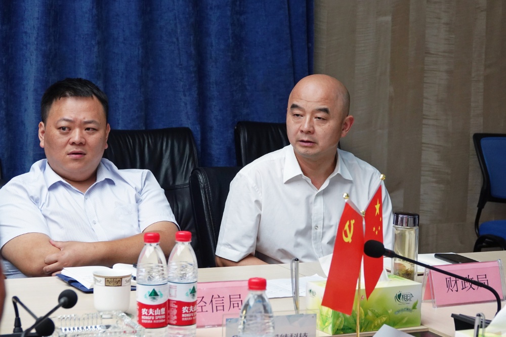 海宁市委书记曹国良一行莅临环球国际科技走访调研_2022_环球国际资讯_新闻资讯_环球国际
